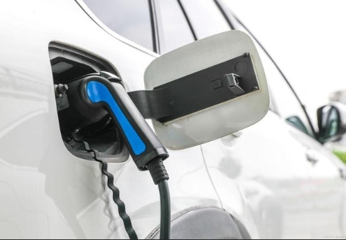 新能源汽车产业链年度投资策略：电能驱动，零碳未来